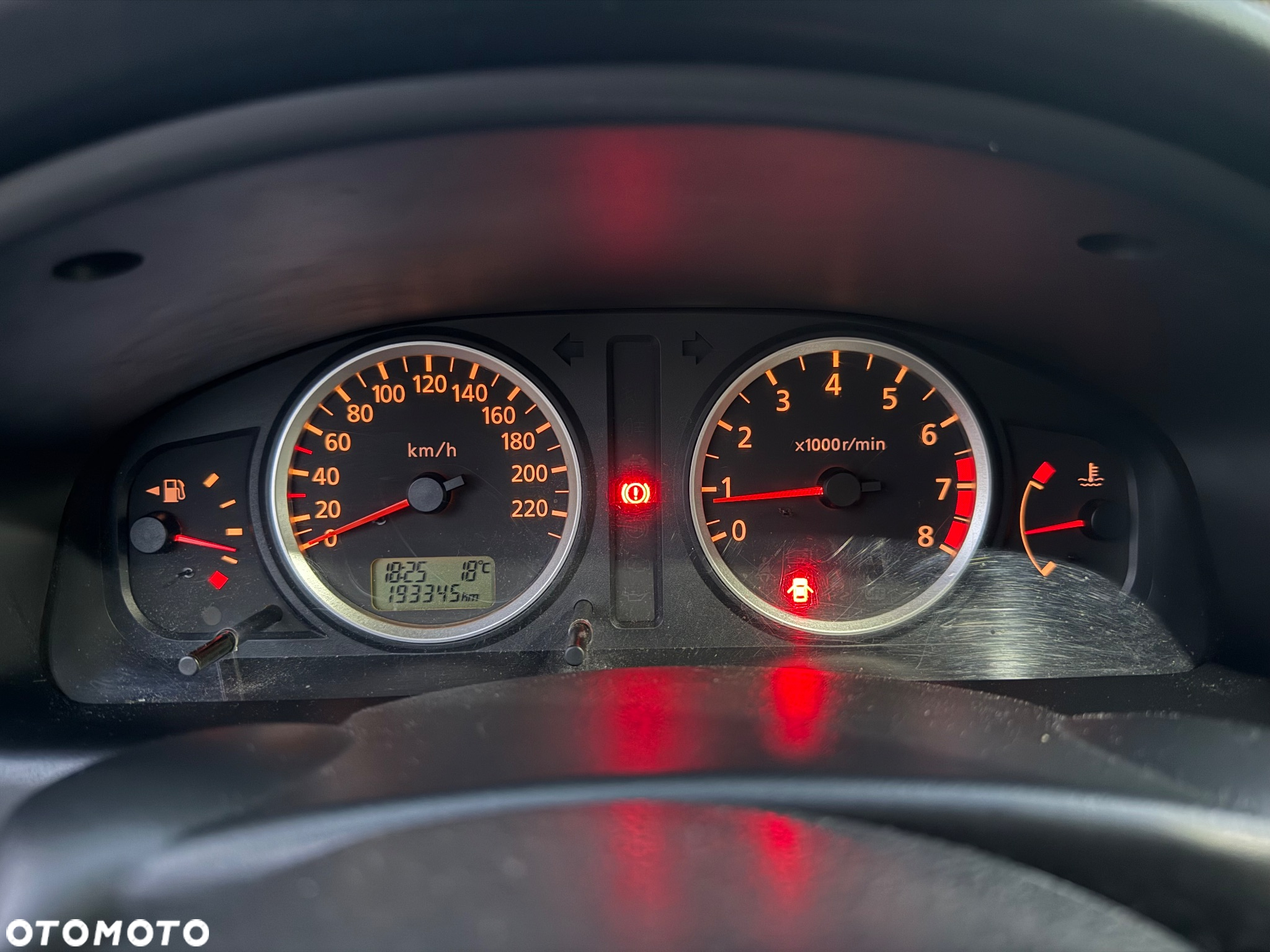 Nissan Almera - 10