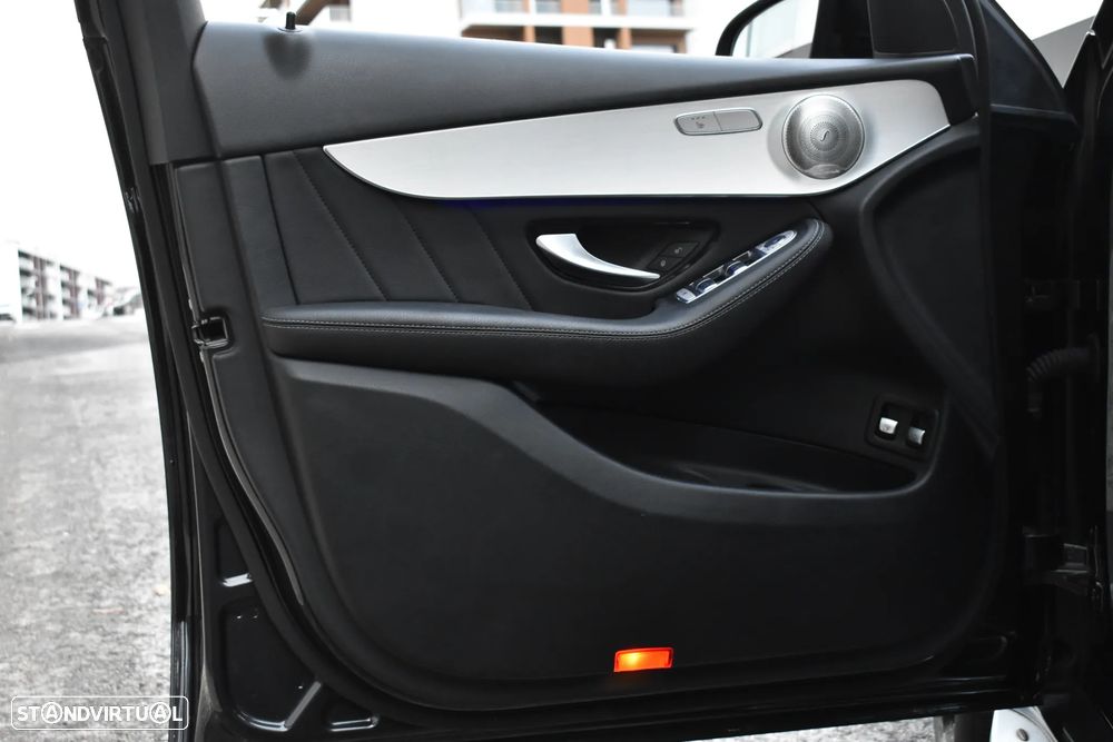 Mercedes-Benz GLC 300 e Coupe 4Matic 9G-TRONIC AMG Line - 26