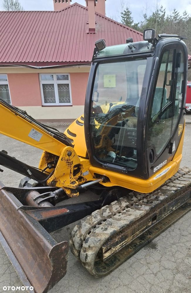 JCB 8085 - 1
