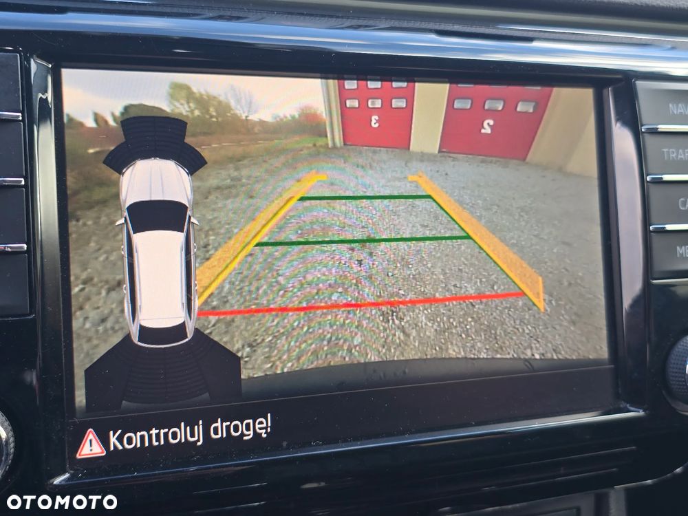 Skoda Superb 2.0 TDI DSG Premium Edition - 32