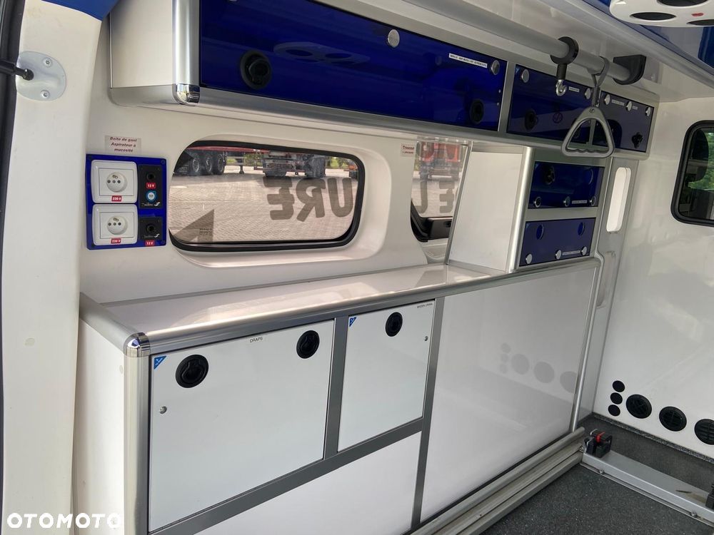 Opel Ambulans Karetka vivaro - 18