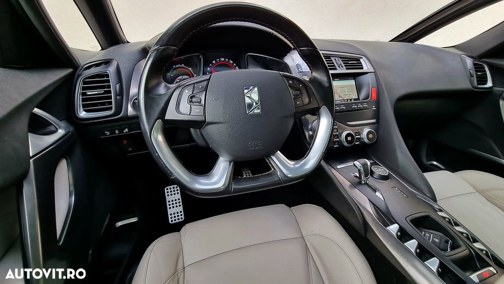 Citroën DS5 Hybrid4 EGS6 Business - 28