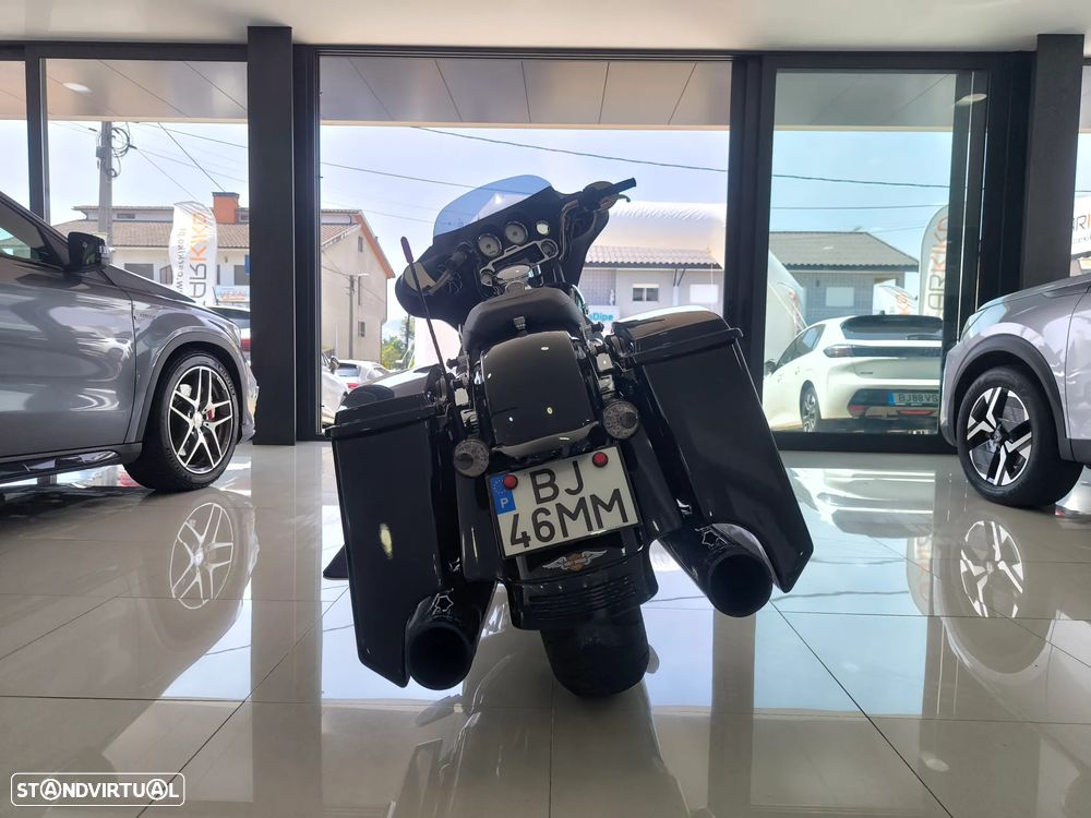 Harley-Davidson Street Glide FLHX - 4