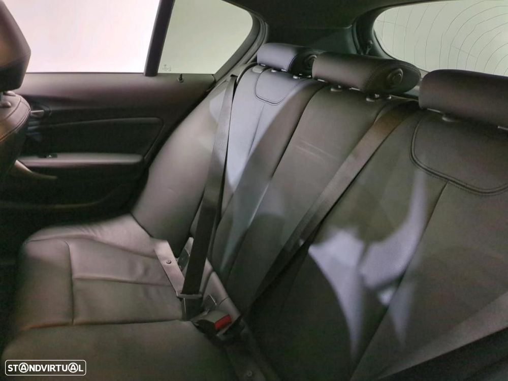 BMW 116 d Pack M - 3