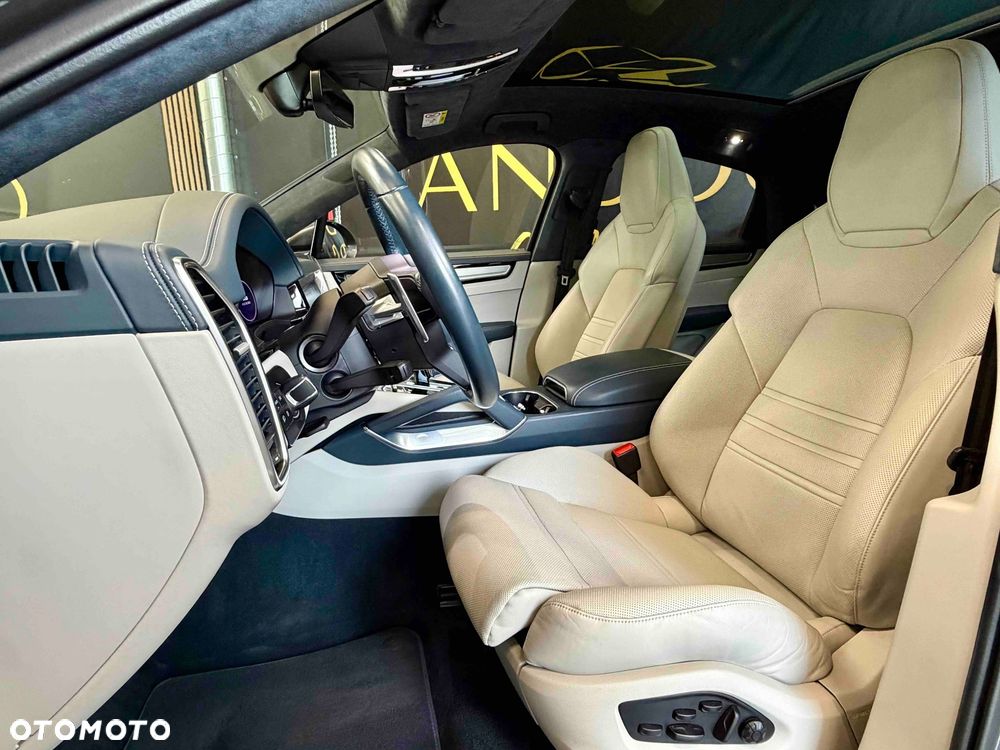 Porsche Cayenne Turbo - 16