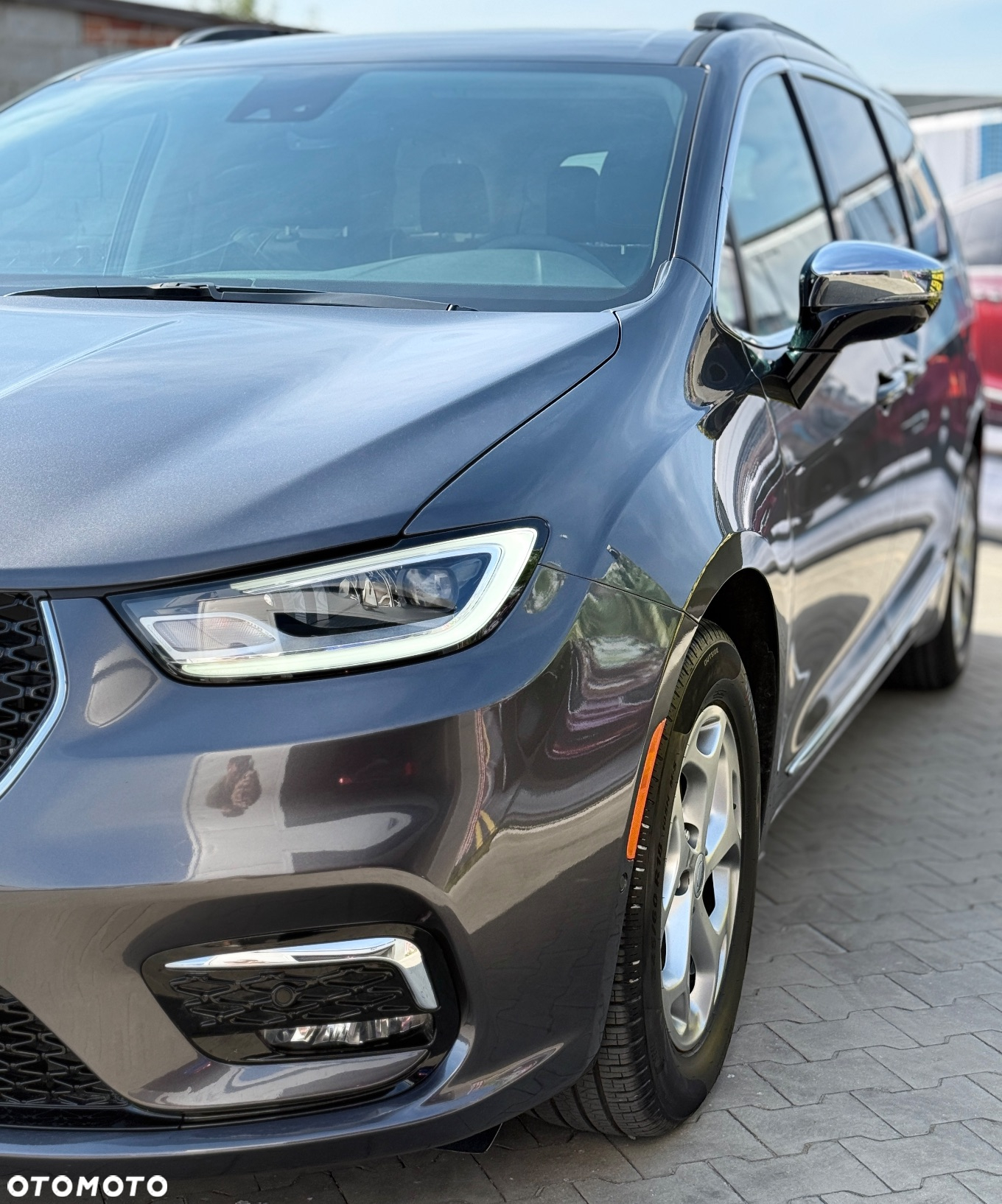 Chrysler Pacifica - 6