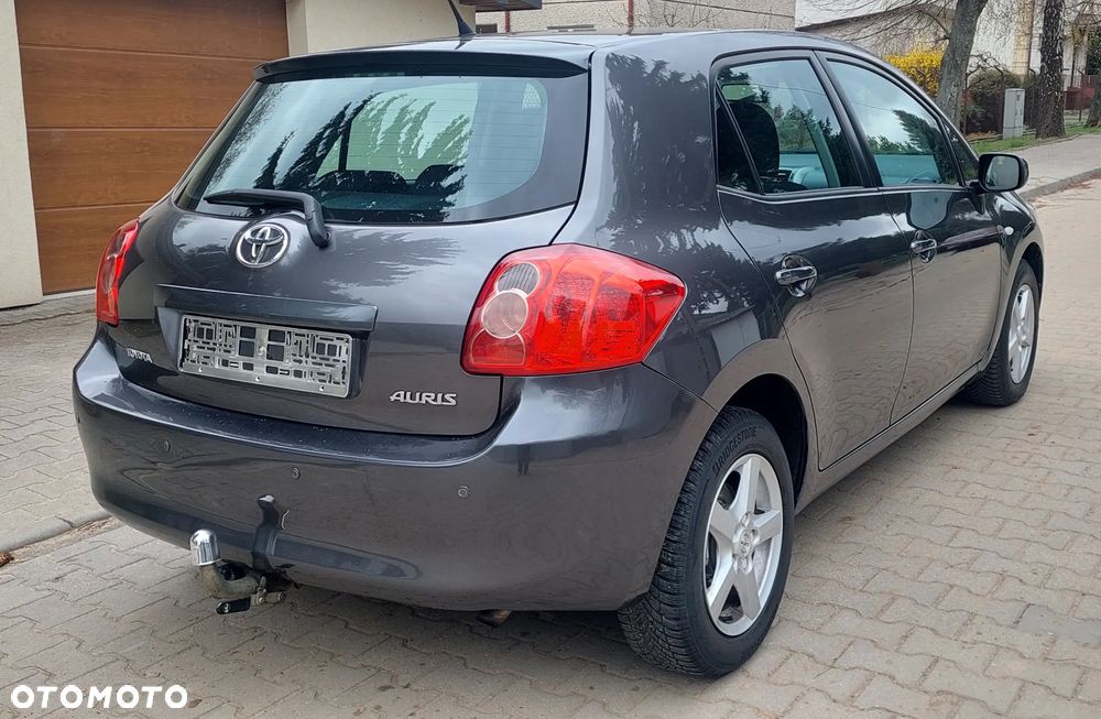 Toyota Auris 1.4 D-4D - 10