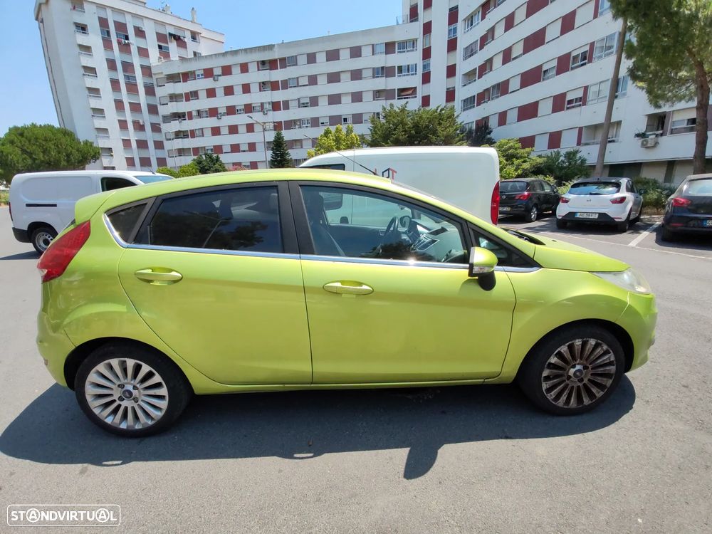 Ford Fiesta - 2