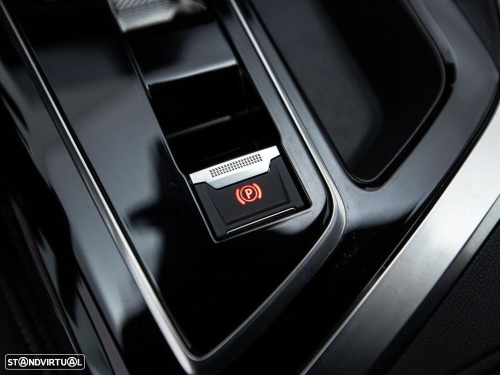 Peugeot 5008 Hybrid 136 e-DSC GT - 24