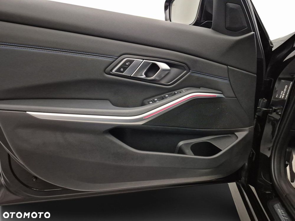 BMW Seria 3 - 12