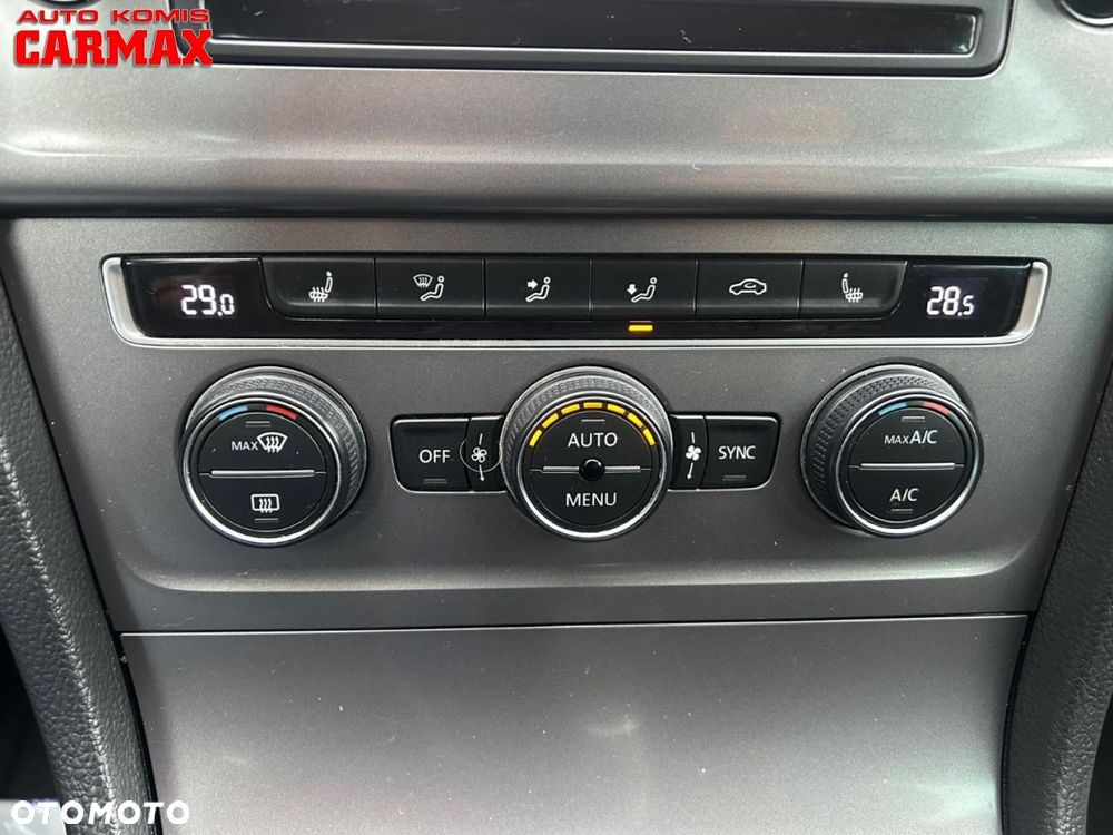 Volkswagen Golf - 23