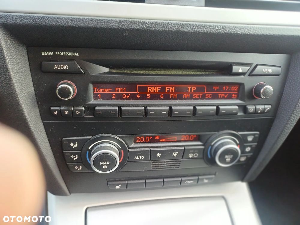 BMW Seria 3 320d DPF Touring - 14