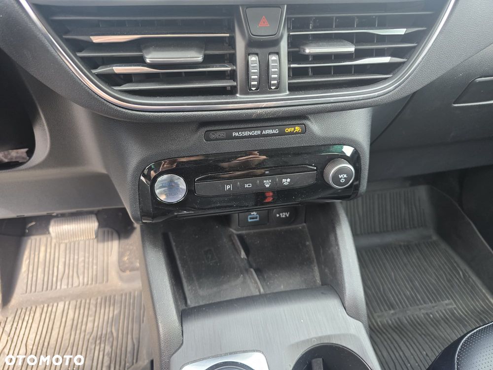 Ford Kuga 2.5 Duratec FHEV 4x4 TITANIUM - 12
