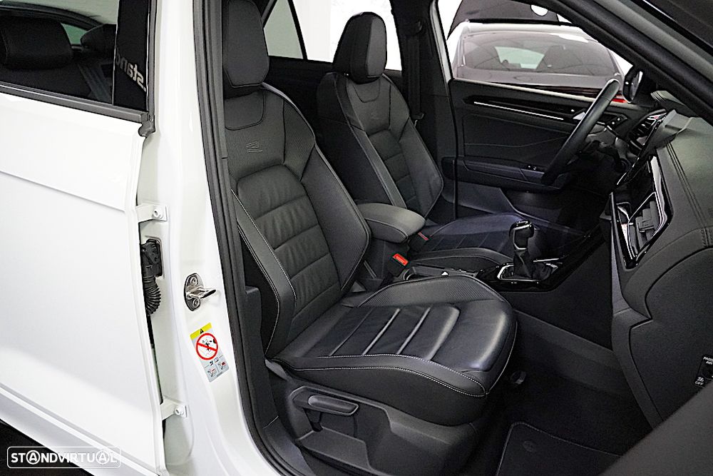 VW T-Roc 1.5 TSI R-Line DSG - 19