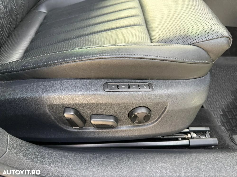 Skoda Superb 2.0 TDI 4X4 DSG Laurin & Klement - 25