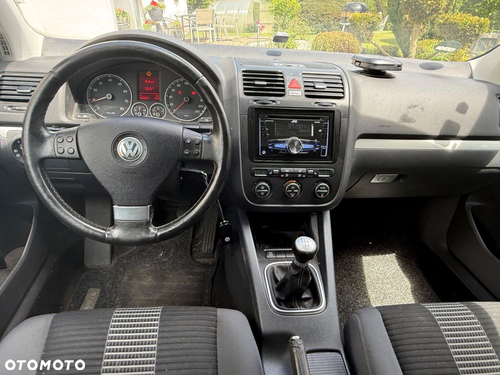 Volkswagen Golf - 8