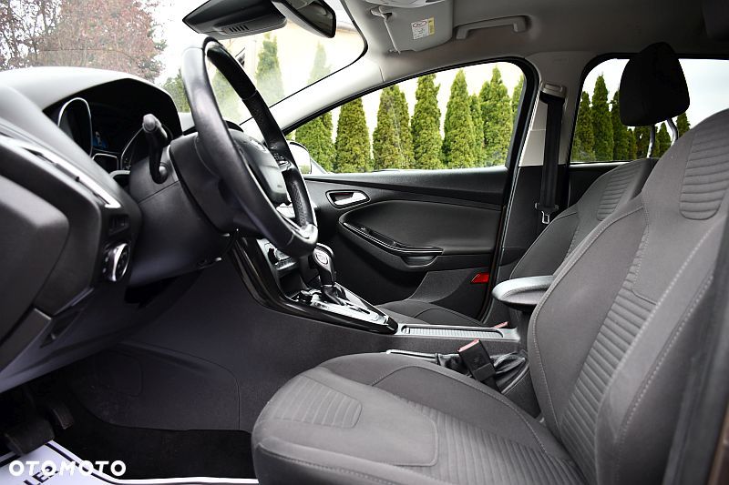Ford Focus 1.5 EcoBlue Start-Stopp-System TITANIUM DESIGN - 10
