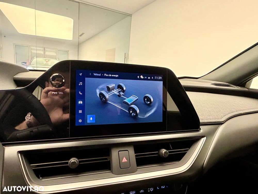 Lexus UX 300h AWD CVT HEV Business - 23