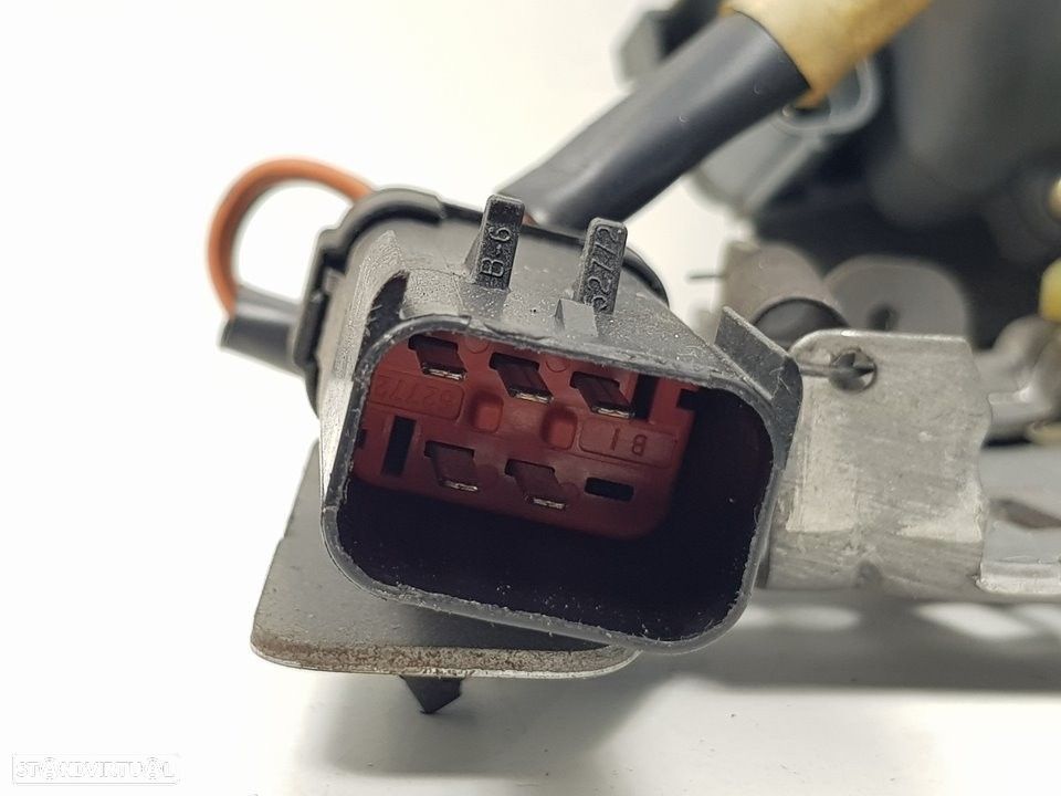 FECHADURA PORTA LATERAL ESQUERDA CHRYSLER VOYAGER IV 2006 - - 4