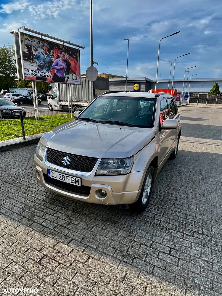 Suzuki Grand Vitara ver-220-d-4matic-aut- - 3