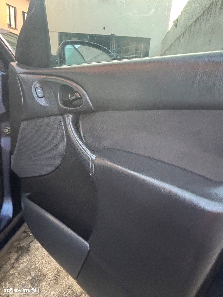 Ford Focus SW 1.8 TDdi Ghia - 9