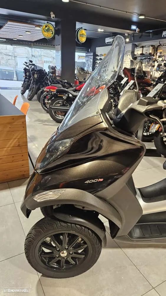 Piaggio MP3 - 2