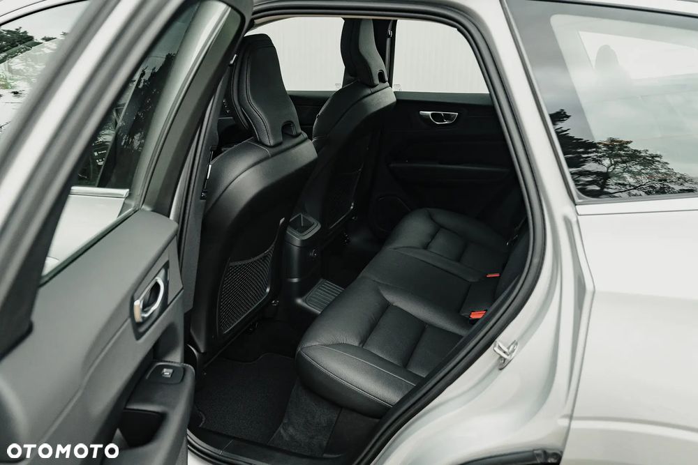 Volvo XC 60 T6 AWD Recharge Core - 25