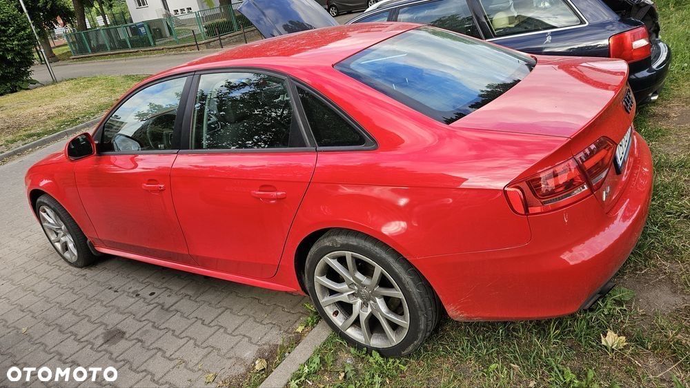 Audi A4 Limousine - 1