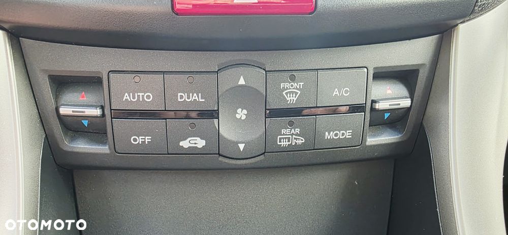 Honda Accord 2.0 Lifestyle - 11