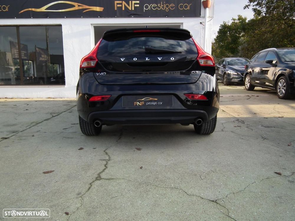 Volvo V40 2.0 D3 Momentum - 8