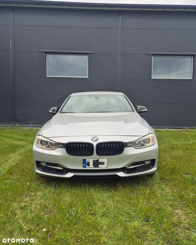 BMW Seria 3 328i Sport Line - 2