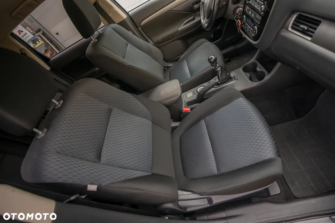 Mitsubishi Outlander 2.2 DI-D 4WD Instyle - 20