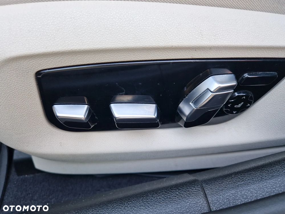 BMW Seria 5 520d Eff.Dynamics Luxury Line - 16