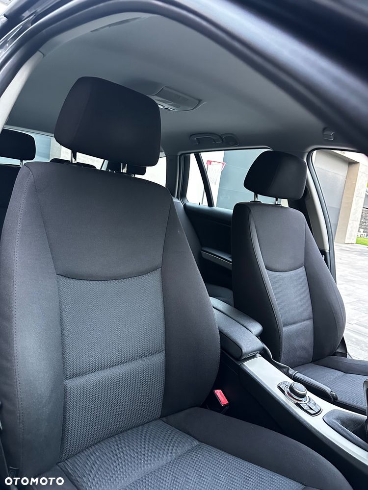 BMW Seria 3 318i - 38