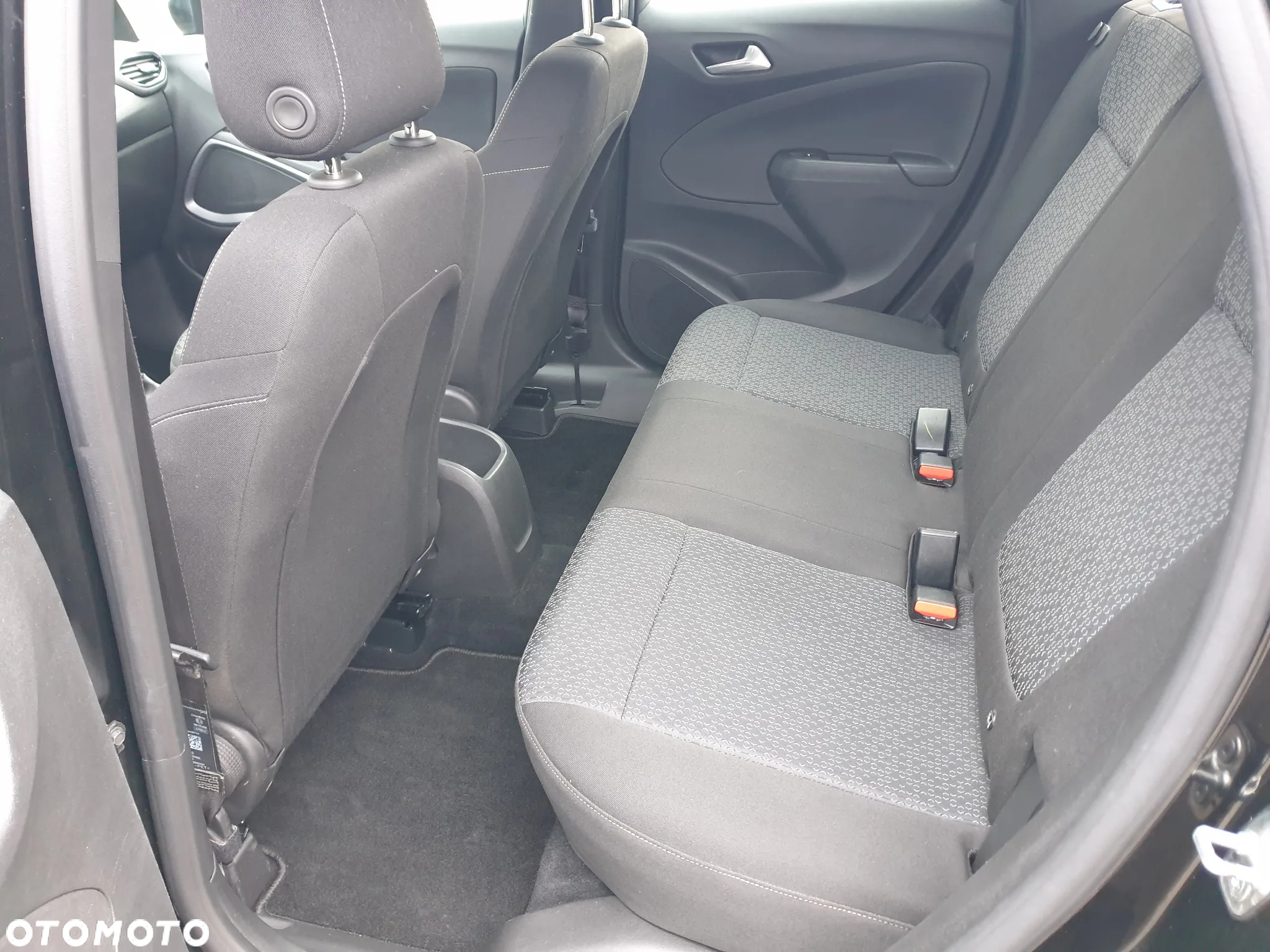 Opel Crossland X - 17