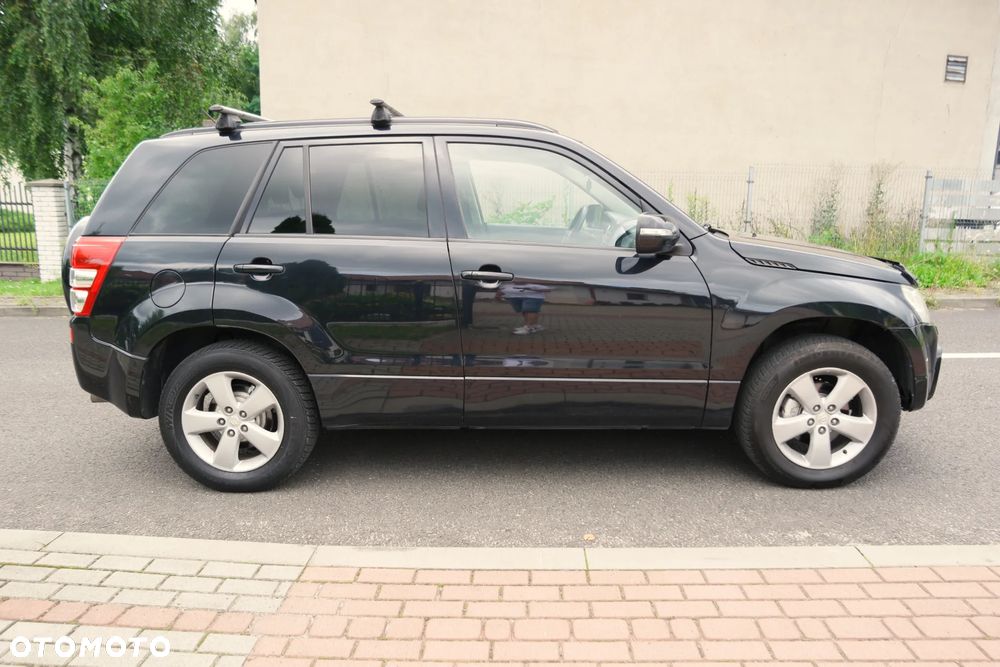 Suzuki Grand Vitara 2.4 De Luxe - 13