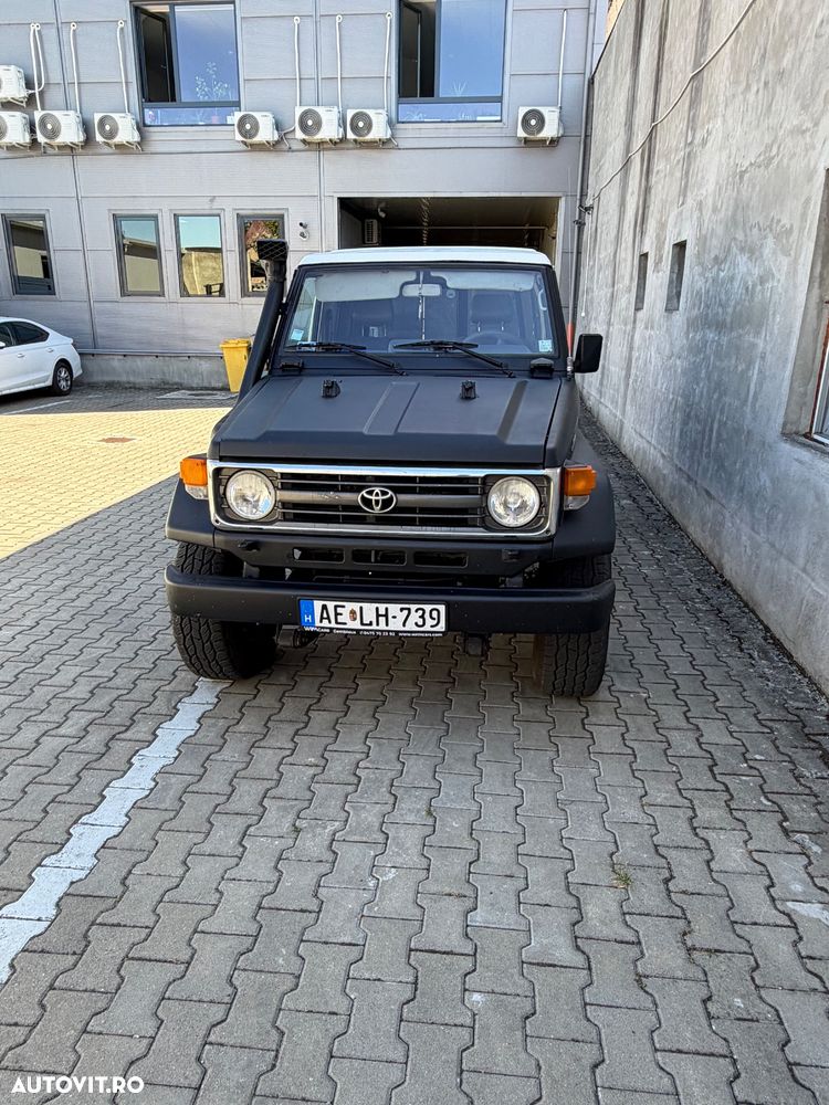 Toyota Land Cruiser - 13