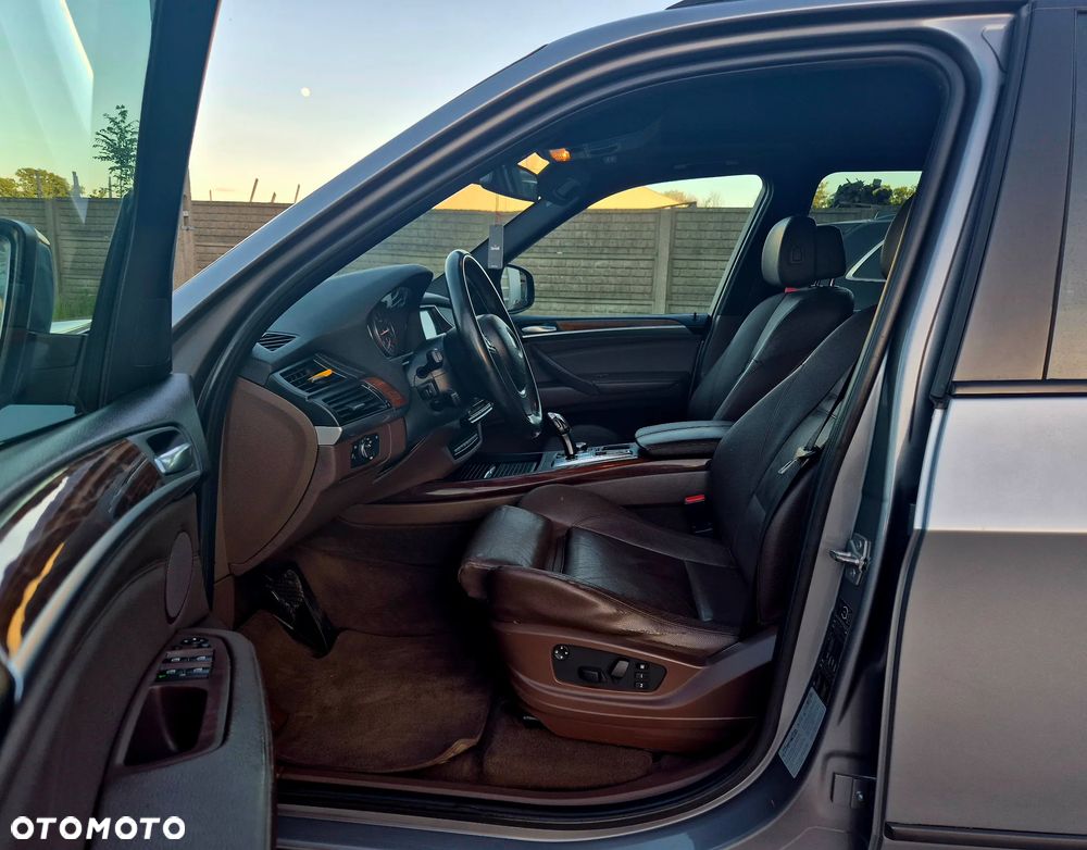 BMW X5 xDrive35d - 13