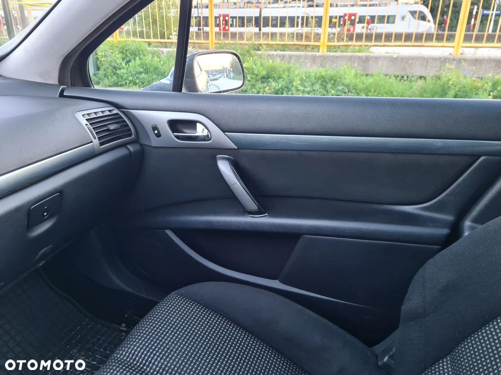 Peugeot 407 - 27