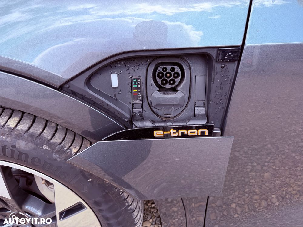Audi e-tron 50 quattro S line - 16