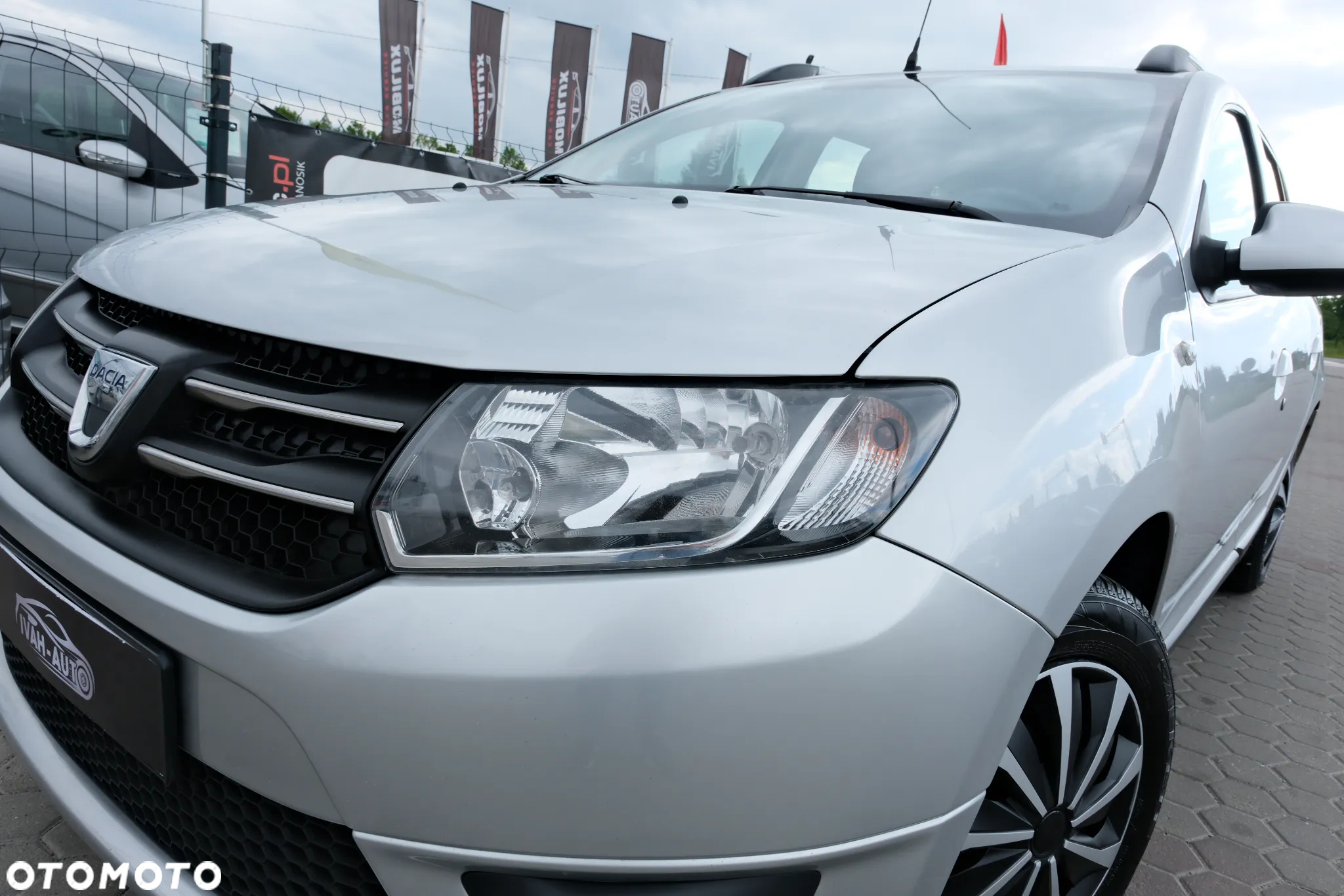 Dacia Logan MCV 1.2 16V 75 Ambiance - 24