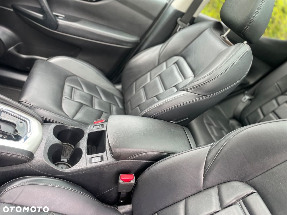 Nissan Qashqai 1.6 dCi Xtronic TEKNA+ - 22