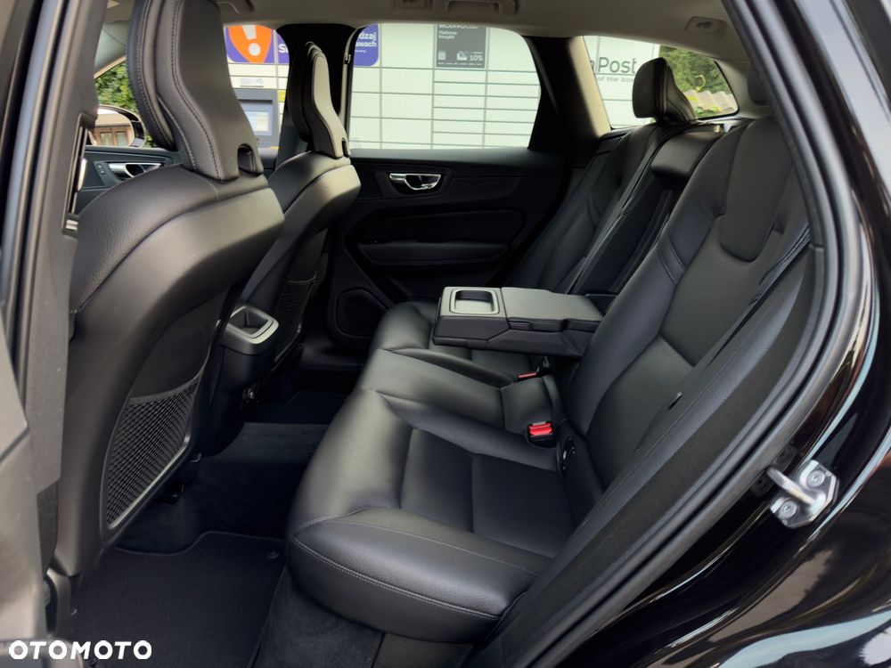 Volvo XC 60 D3 Momentum Pro - 12