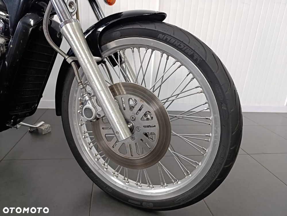 Suzuki Intruder - 5