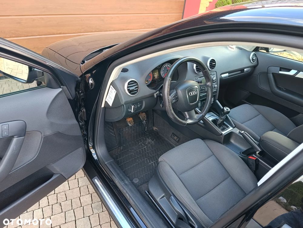 Audi A3 Sportback 2.0 TDI Ambiente - 28