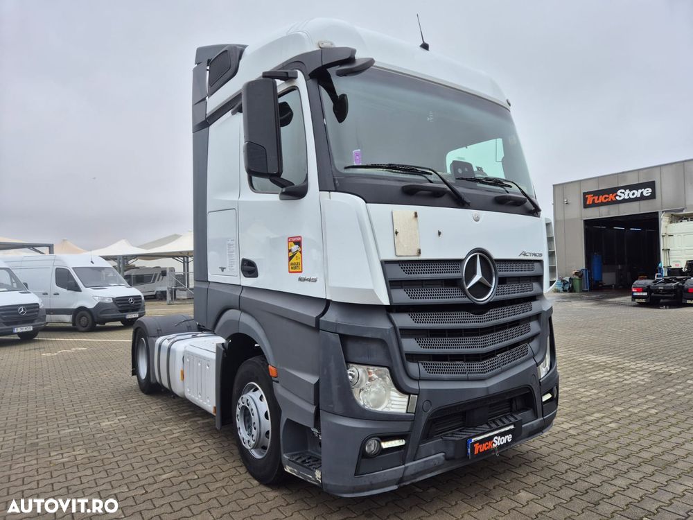 Mercedes-Benz Actors 1845 - 2