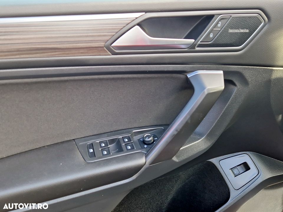 Volkswagen Tiguan 2.0 TDI SCR 4MOTION DSG Elegance - 16