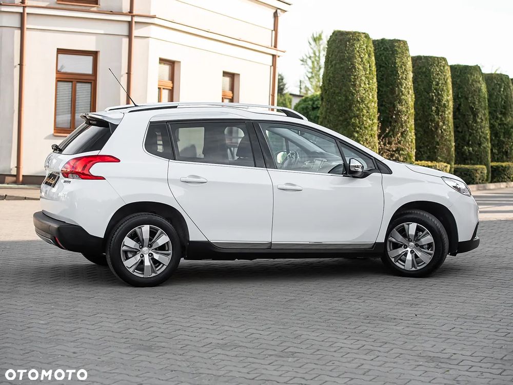 Peugeot 2008 1.6 BlueHDi Allure S&S - 14