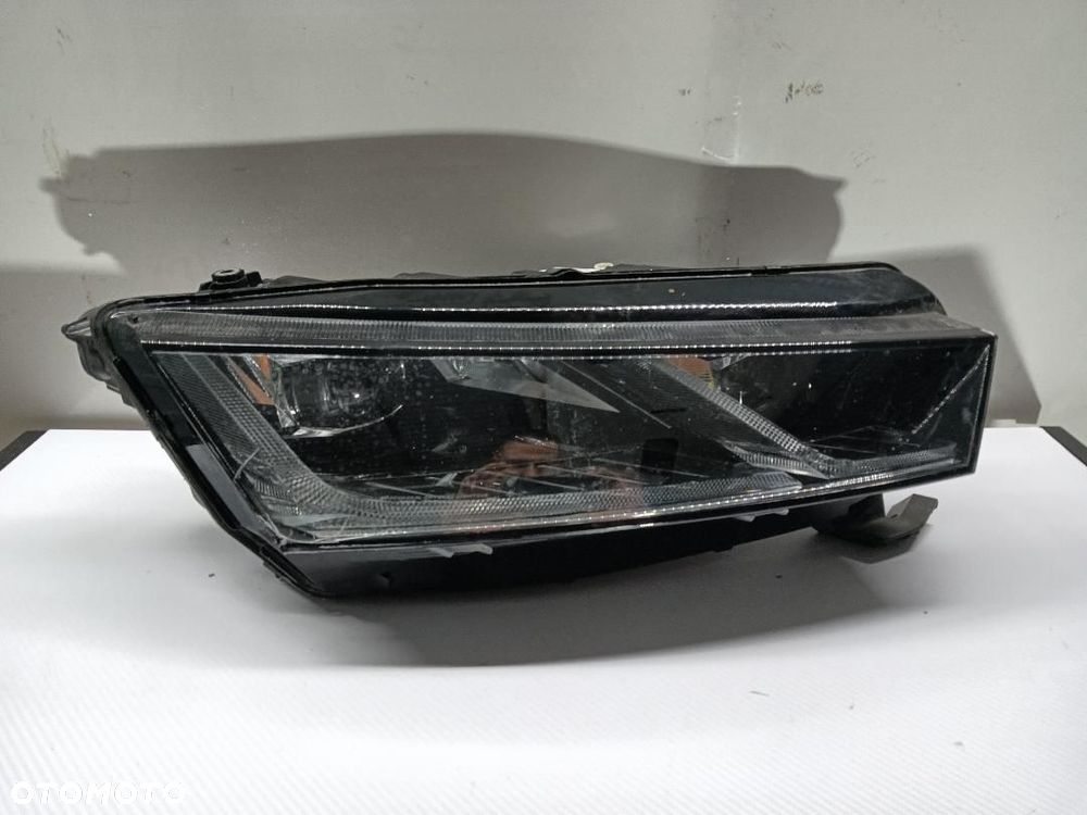 LAMPA PRZÓD PRZEDNIA PRAWA SKODA OCTAVIA IV 5E4941016B