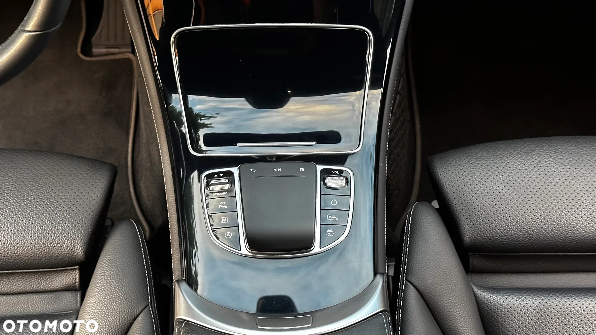 Mercedes-Benz GLC - 24
